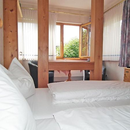 Gasthaus & Hotel Zur Linde Friedrichroda Chambre photo