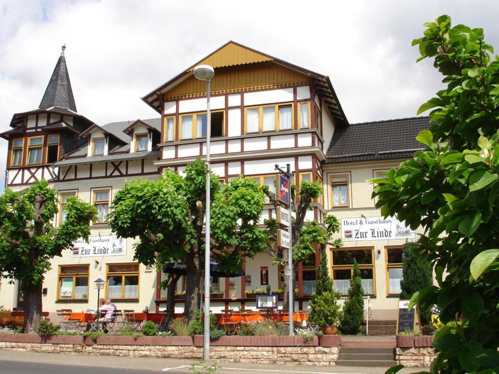 Gasthaus & Hotel Zur Linde Friedrichroda Extérieur photo